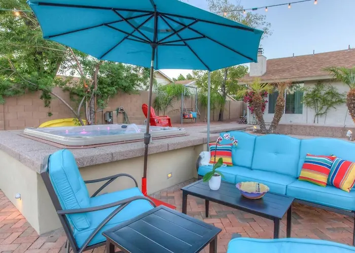 Front House With Pool And Hot Tub Ferienhaus Mesa